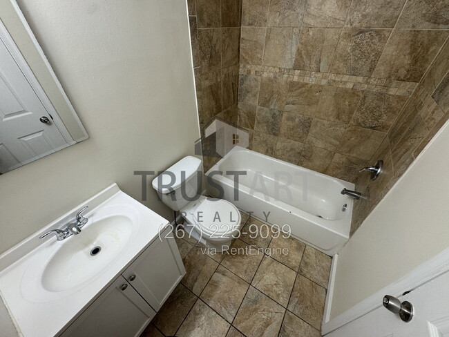 Photo - 1609 W Diamond St Unit 1