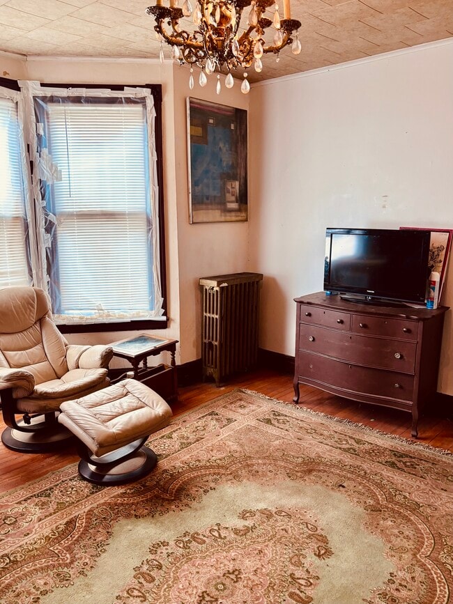 Photo - 497 Hamilton St Unit room rentals