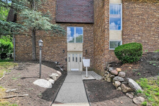 Photo - 31 Home Pl Unit #1