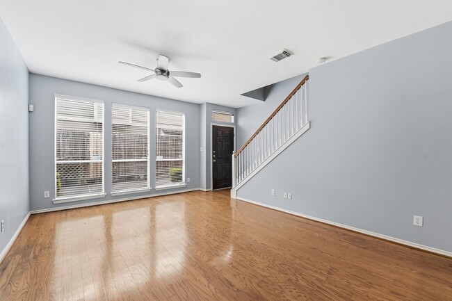 Photo - 1507 Sutton St