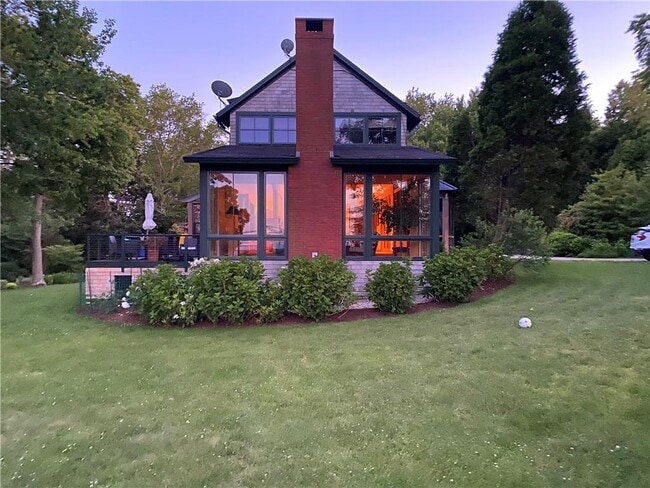 Building Photo - 192 Racquet Rd