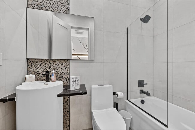 Photo - 443 Clove Rd Unit ID1366355P