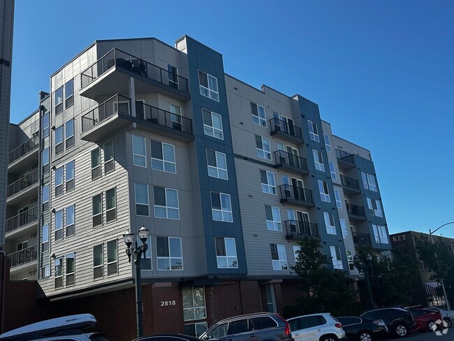 Building Photo - Fully Furnished Downtown Everett Condo wit...