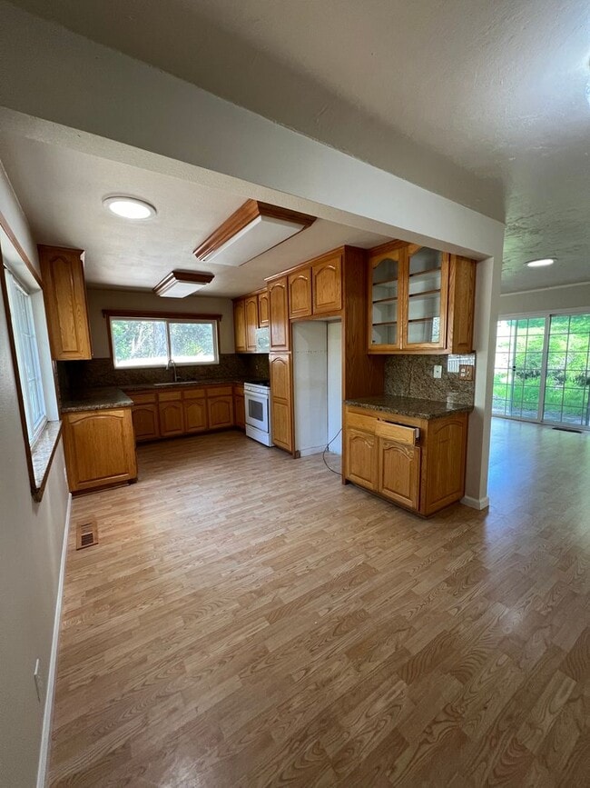 Photo - Charming 3bd / 2ba Long-Term Rental