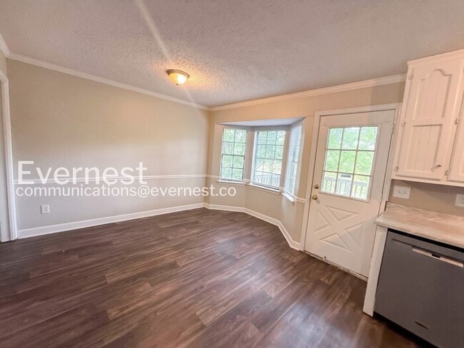 Photo - 335 Jamestown Manor Dr