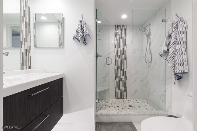 Photo - 788 Park Shore Dr Unidad F37 Rental