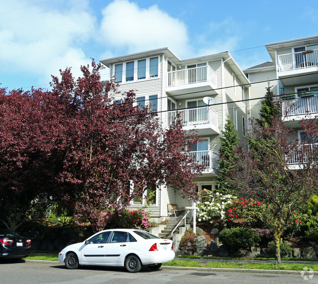 Courtyard Apartments