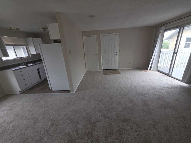 Building Photo - 2410 S I St Unit 3 Rental