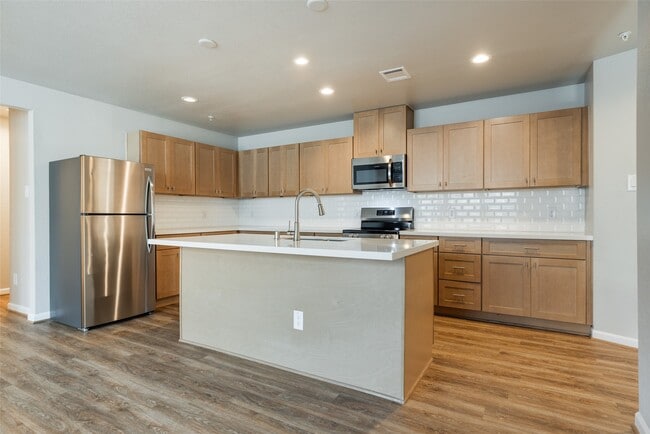 Photo - 211 Pk Pl Cir Unit D
