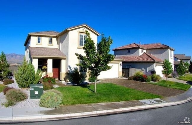 Building Photo - Stunning Views Rental