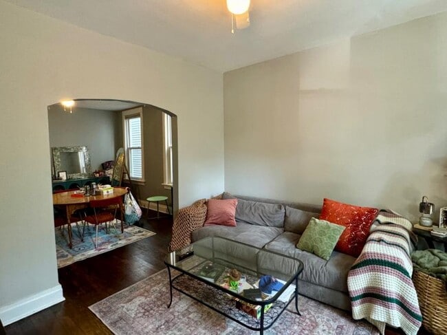 Photo - 3 bedroom in Chicago IL 60657 Unit 2