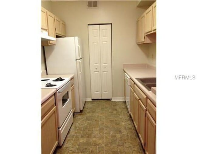 Photo - Water view! great 2nd floor 1bed/1bath in desirable Pinnacle at Carrollwood condo