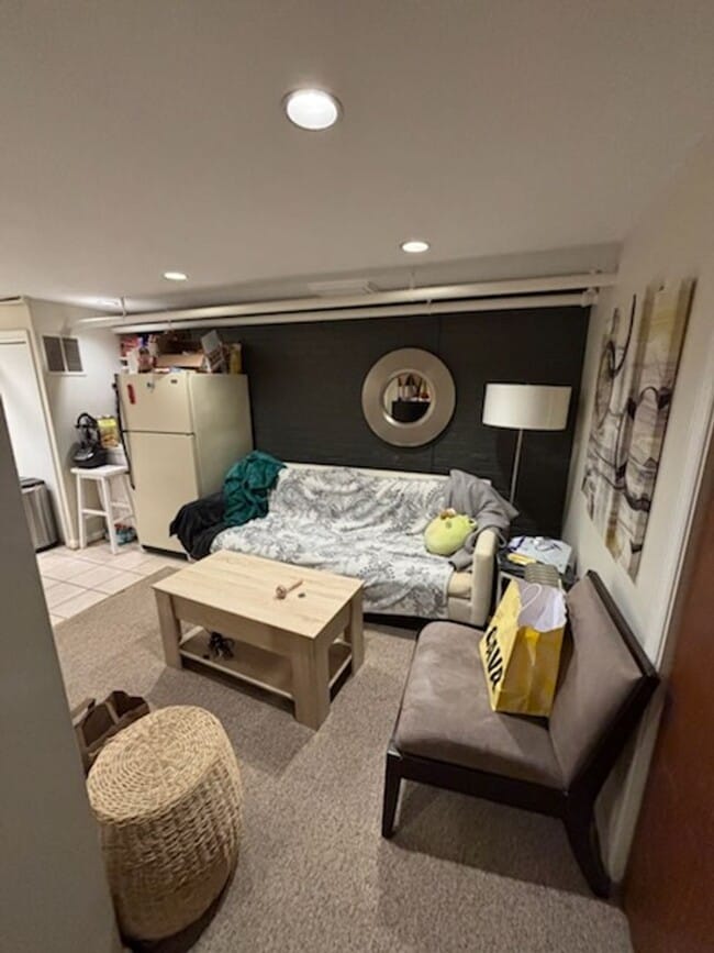 Building Photo - 1935 38th St NW Unit 1935 38th St NW #BASEMENT