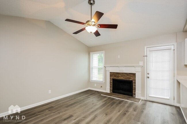 Photo - 374 Shoal Ct