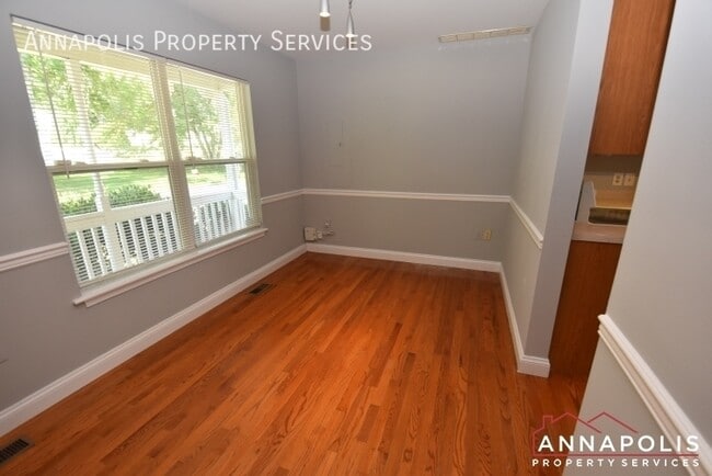 Photo - 1605 Rockhold Rd