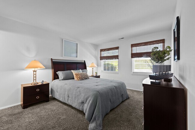 Kenilworth at Charles Apartments