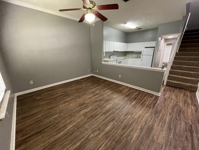 Photo - 2003 N Meridian Rd Townhome
