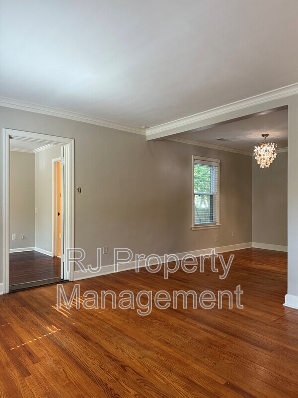 Photo - 2888 Midland Ave
