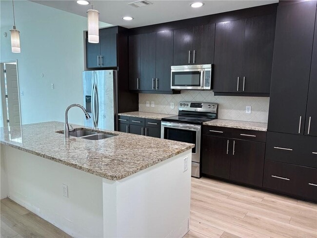 Building Photo - 1080 Peachtree St NE Unit 2904 Rental