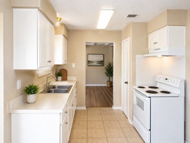 Photo - 6622 Castleview Ln
