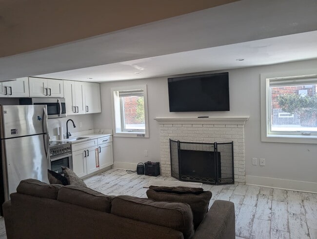 Photo - 1304 Allison St NE Unit NE