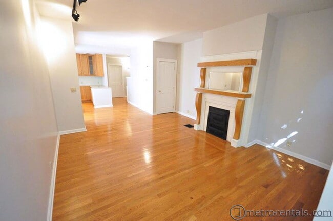 Photo - 1237 Indianola Ave Unidad A