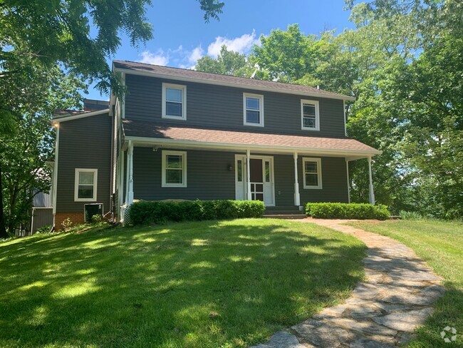 Building Photo - Large home with gorgeous views!