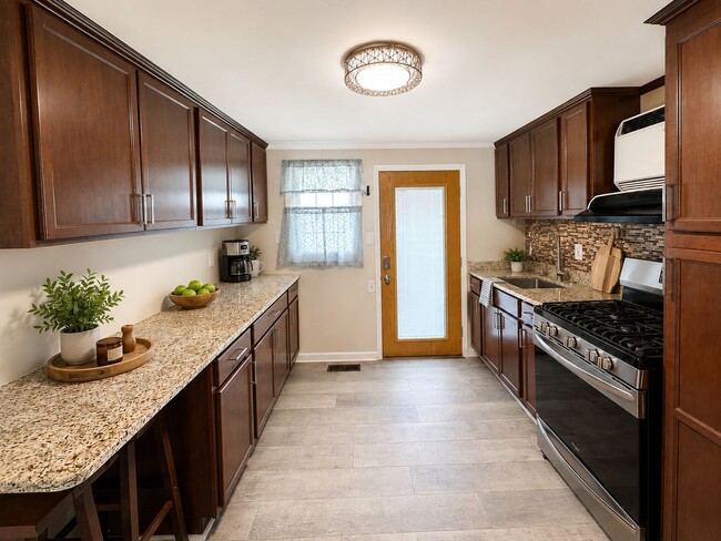 Photo - 1407 Wall Ave