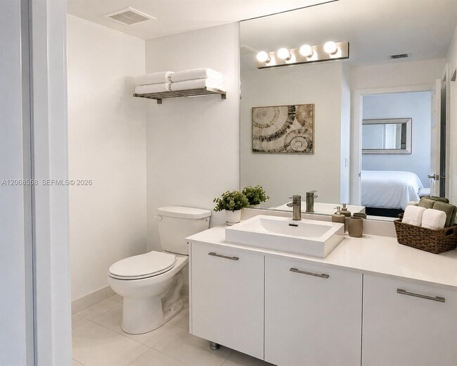 Photo - 151 SE 1st St Unidad 2406