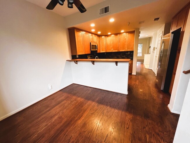 Photo - 470 Whitechapel Ave