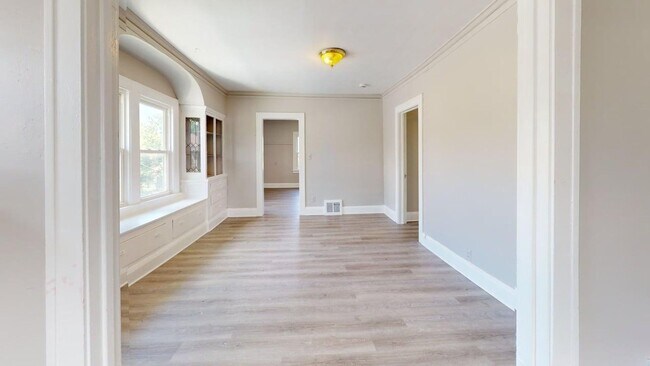 12813 Gay Ave Unit 2 - 2nd Flr