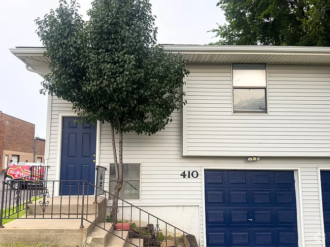 Building Photo - 410 NE 81st St Rental