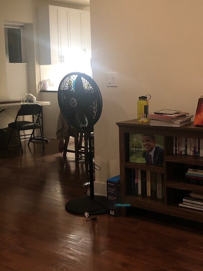 Photo - 4424-4432 N Wolcott Ave Unidad 4428-2C