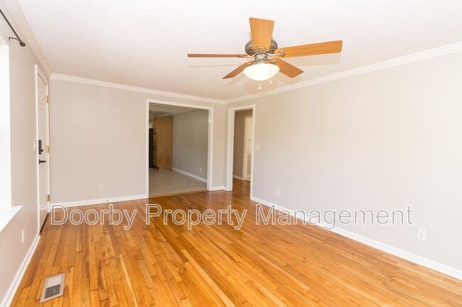 Photo - 3308 Center St