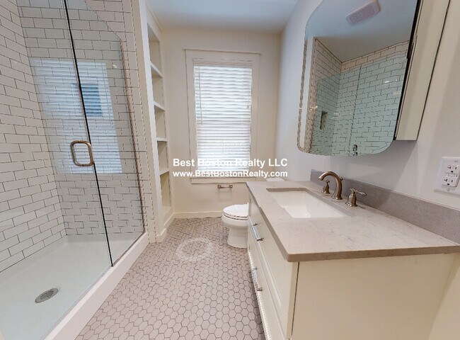 Photo - 568 Green St Unit 1