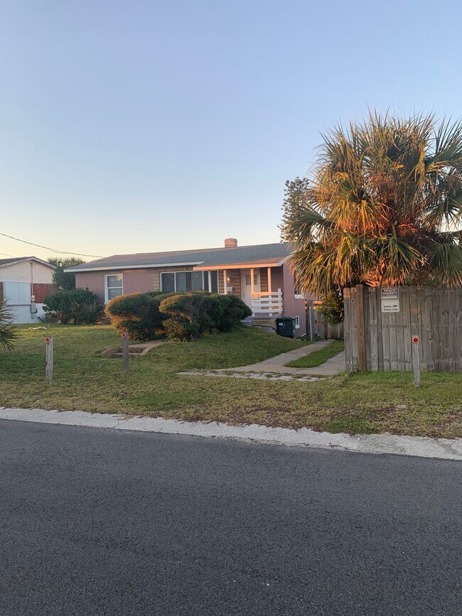 Photo - 485 Golf Blvd