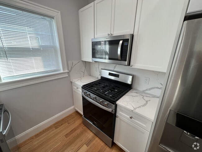 Building Photo - 27 Alpine St Unit 1 Rental