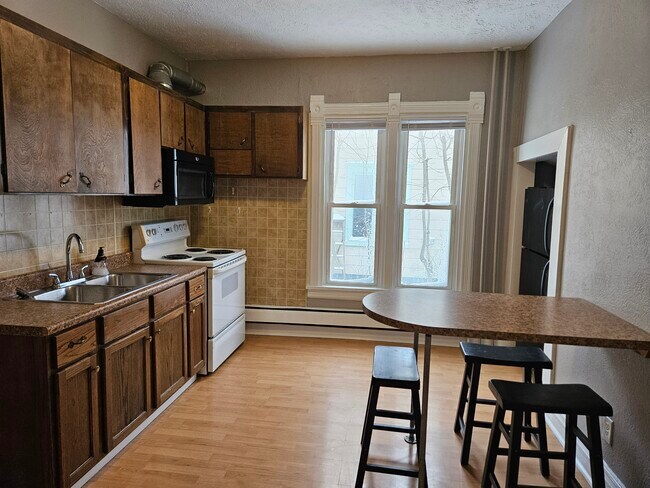 Photo - 1444 Main St Unit Lower