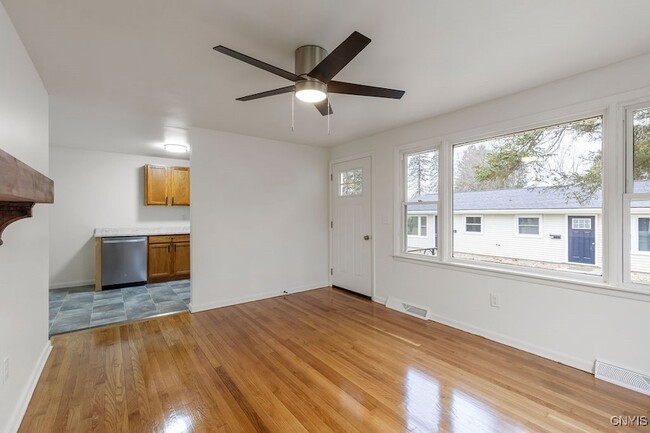 Photo - 27 Mcpherson St