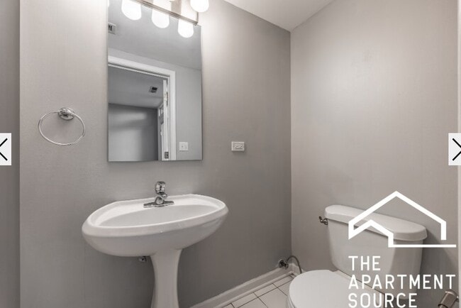 Photo - 855 W Erie St Unit 119