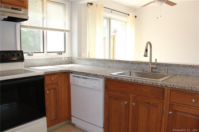 Photo - 5-7 Mannions Ln Unit 21