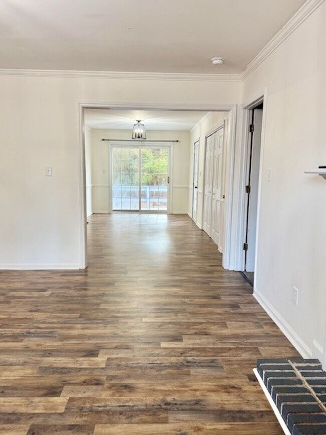 Photo - 107 Clairmont Rd NE