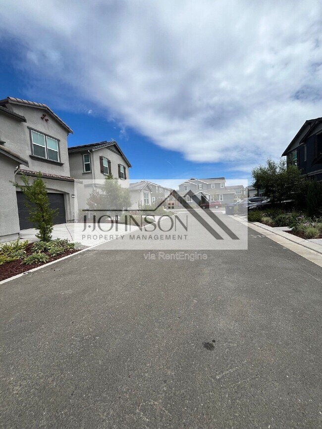 Photo - 7325 Savoy Pl