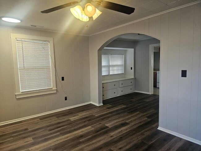 Photo - 630 N Poplar St