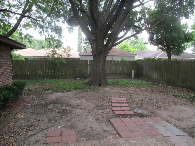 12507 Bexley Dr