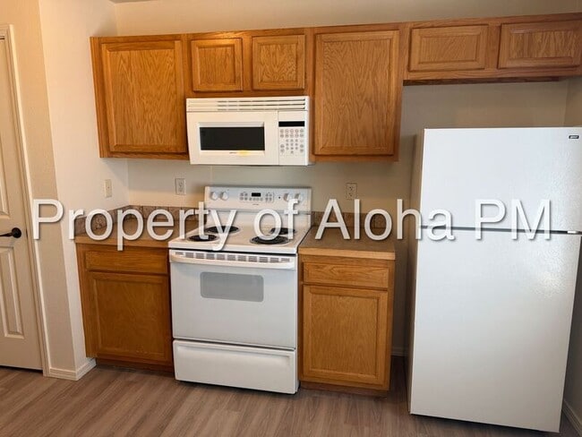 Photo - 1033 W Pine Ave