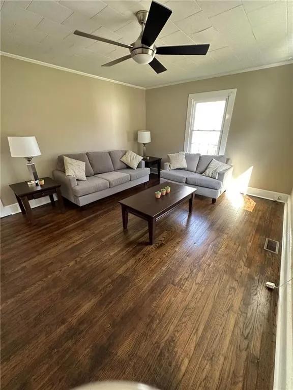 Photo - 311 Hawthorne Ln