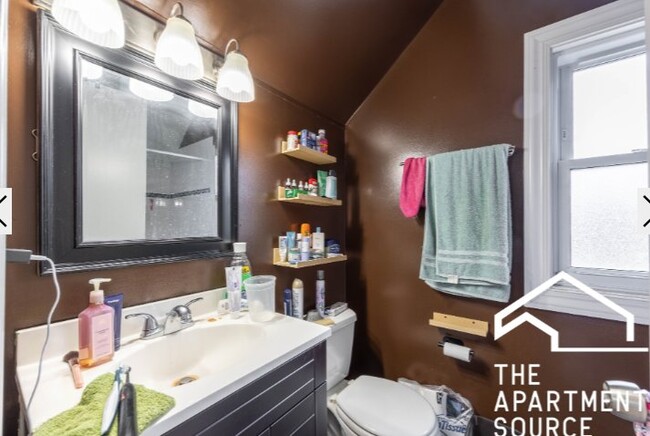 Photo - 1738 W Altgeld St Unit 2