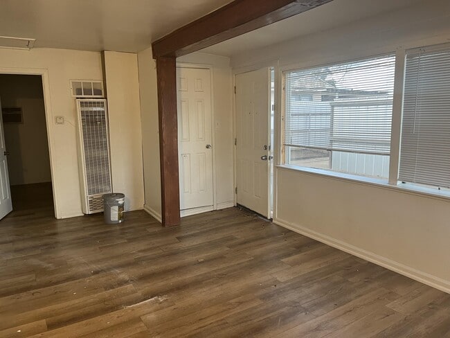 Photo - 5605 45th St