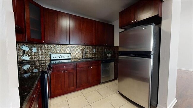 Building Photo - 810 Lake Shore Dr Unit 30 Rental